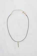 Charger l'image dans la galerie, Choker with Gold Pendant